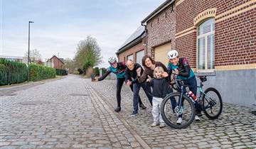 Velzeke is Dorp van de Ronde tijdens de Ronde van Vlaanderen 